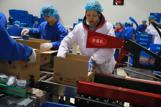 党员带头赴一线  助力春节保生产—米兰(中国)别样“生产突击队”助力车间生产 党员带头赴一线  助力春节保生产—米兰(中国)别样“生产突击队”助力车间生产