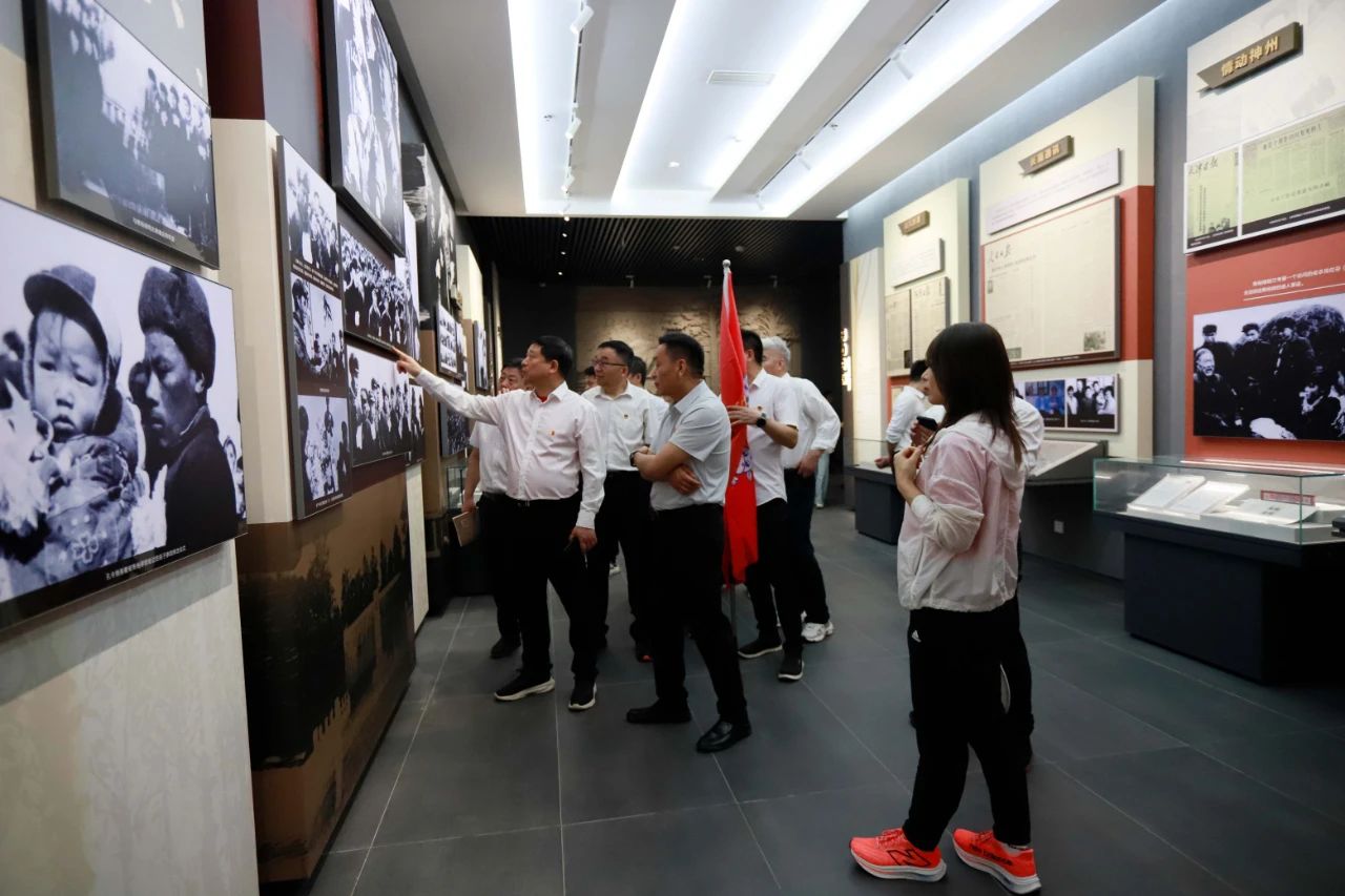 砥砺初心使命,汲取奋进力量丨米兰(中国)乳业集团党委组织开展学习“焦裕禄精神”主题党日活动 砥砺初心使命,汲取奋进力量丨米兰(中国)乳业集团党委组织开展学习“焦裕禄精神”主题党日活动