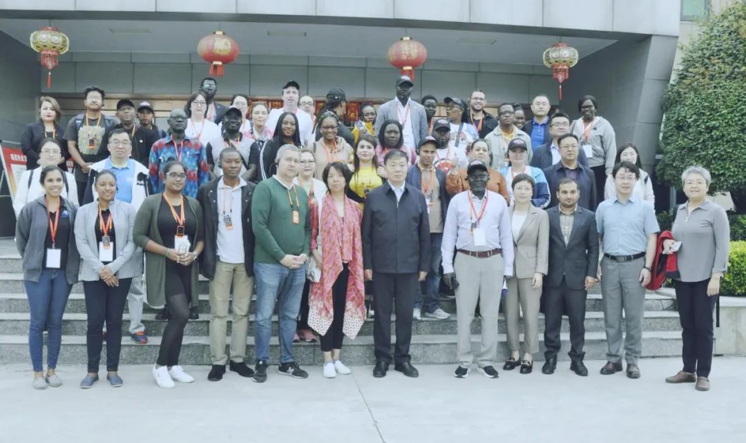 北京大学南南合作与发展学院教授、全球伙伴关系主任周咏梅一行莅临米兰(中国)平舆瑞亚牧业参观调研 北京大学南南合作与发展学院教授、全球伙伴关系主任周咏梅一行莅临米兰(中国)平舆瑞亚牧业参观调研