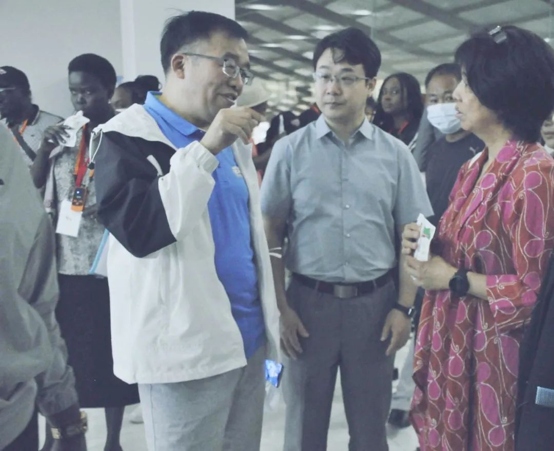 北京大学南南合作与发展学院教授、全球伙伴关系主任周咏梅一行莅临米兰(中国)平舆瑞亚牧业参观调研 北京大学南南合作与发展学院教授、全球伙伴关系主任周咏梅一行莅临米兰(中国)平舆瑞亚牧业参观调研