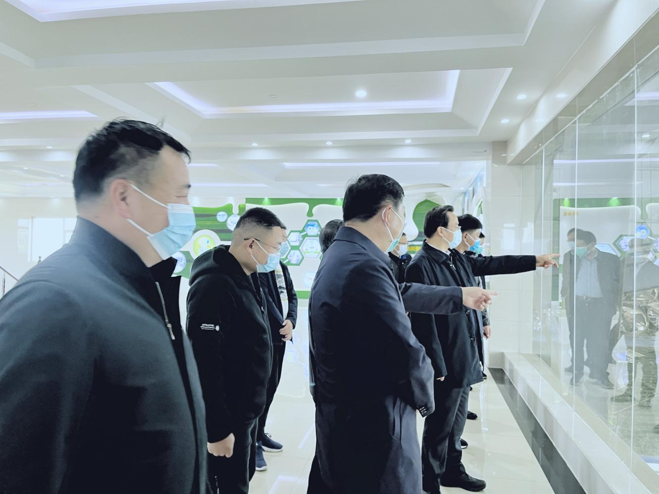 河南省人大常委会党组书记、副主任孔昌生莅临米兰(中国)鲁山瑞亚牧场参观调研 河南省人大常委会党组书记、副主任孔昌生莅临米兰(中国)鲁山瑞亚牧场参观调研