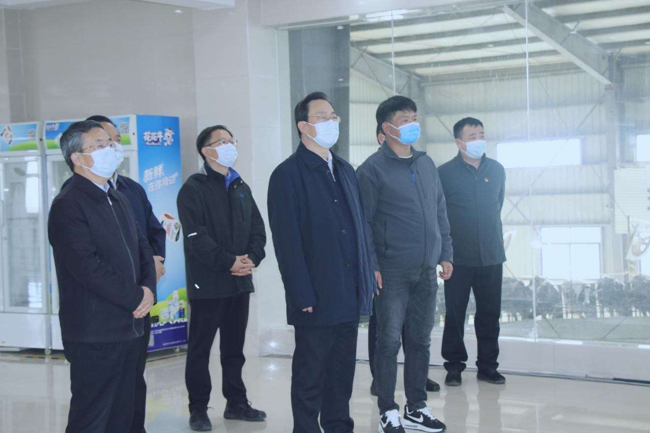 河南省人大常委会党组书记、副主任孔昌生莅临米兰(中国)鲁山瑞亚牧场参观调研 河南省人大常委会党组书记、副主任孔昌生莅临米兰(中国)鲁山瑞亚牧场参观调研