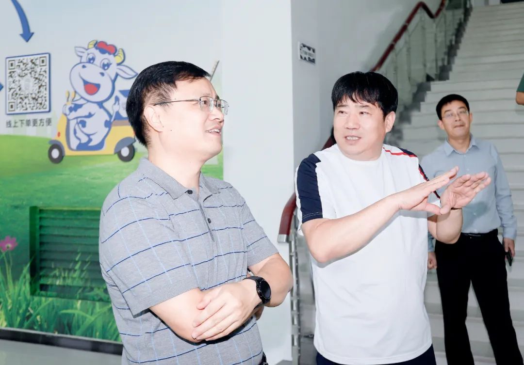 快讯|社旗县人民政府县长关文波一行莅临米兰(中国)乳业集团参观考察 快讯|社旗县人民政府县长关文波一行莅临米兰(中国)乳业集团参观考察