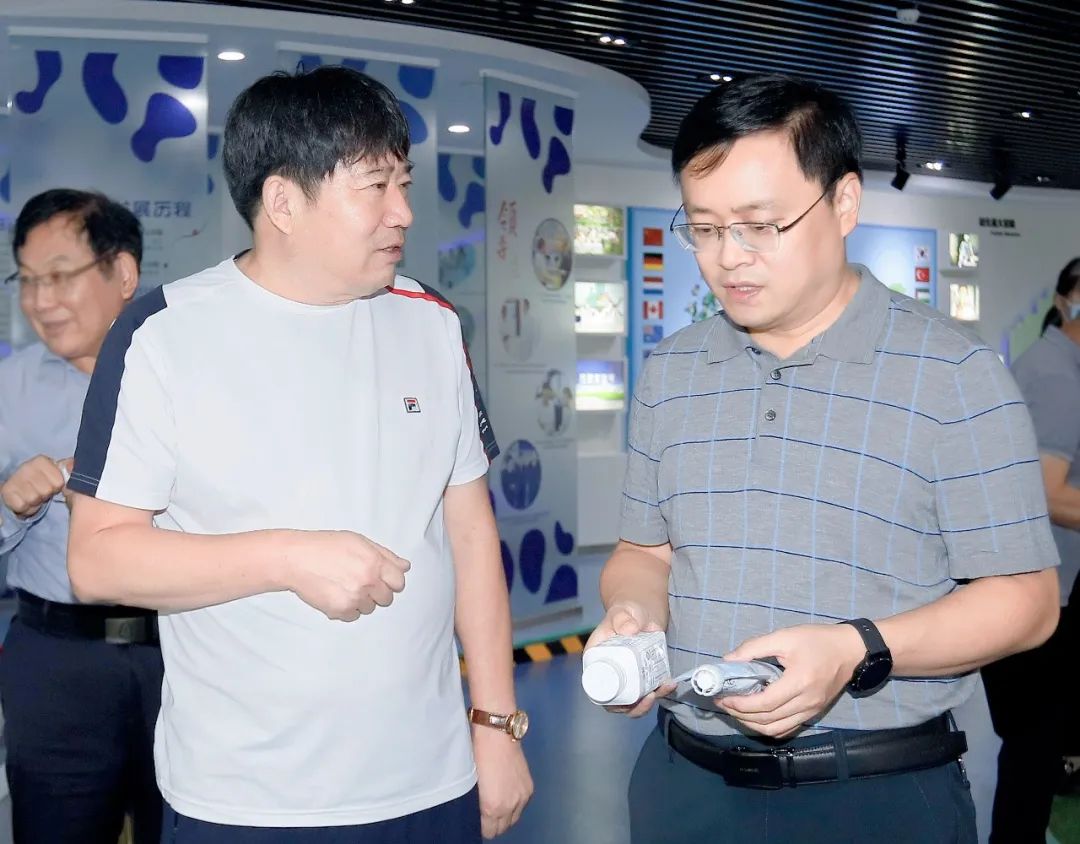 快讯|社旗县人民政府县长关文波一行莅临米兰(中国)乳业集团参观考察 快讯|社旗县人民政府县长关文波一行莅临米兰(中国)乳业集团参观考察