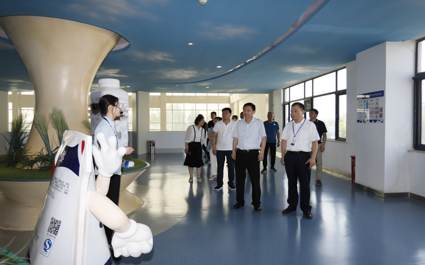 快讯|郑州市二七区委副书记、区长虎荣鑫莅临河南米兰（中国）乳业集团调研