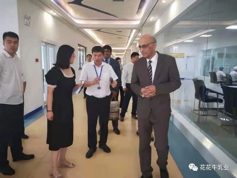 巴基斯坦驻华大使莫因·哈克 莅临米兰(中国)乳业集团参观访问 巴基斯坦驻华大使莫因·哈克 莅临米兰(中国)乳业集团参观访问