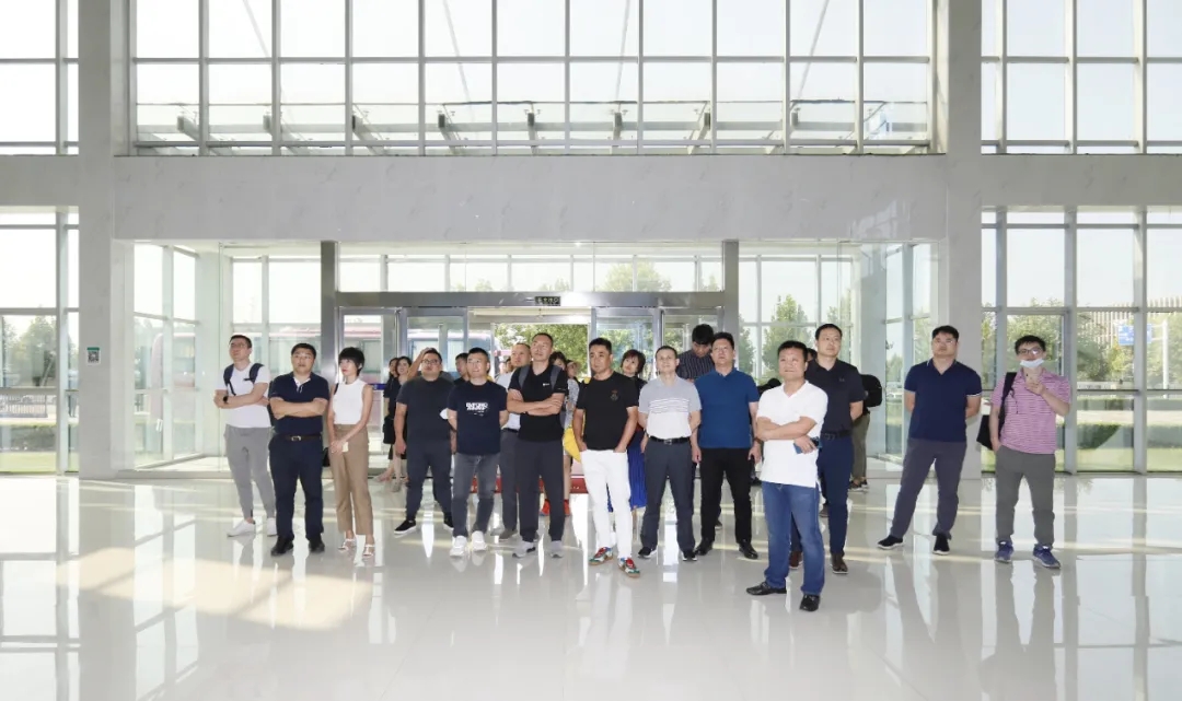 快讯 | 长江商学院智能制造学会走进米兰(中国)乳业集团 快讯 | 长江商学院智能制造学会走进米兰(中国)乳业集团