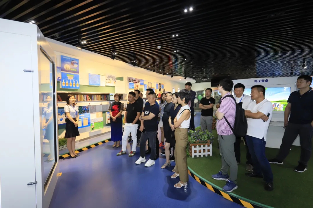 快讯 | 长江商学院智能制造学会走进米兰(中国)乳业集团 快讯 | 长江商学院智能制造学会走进米兰(中国)乳业集团