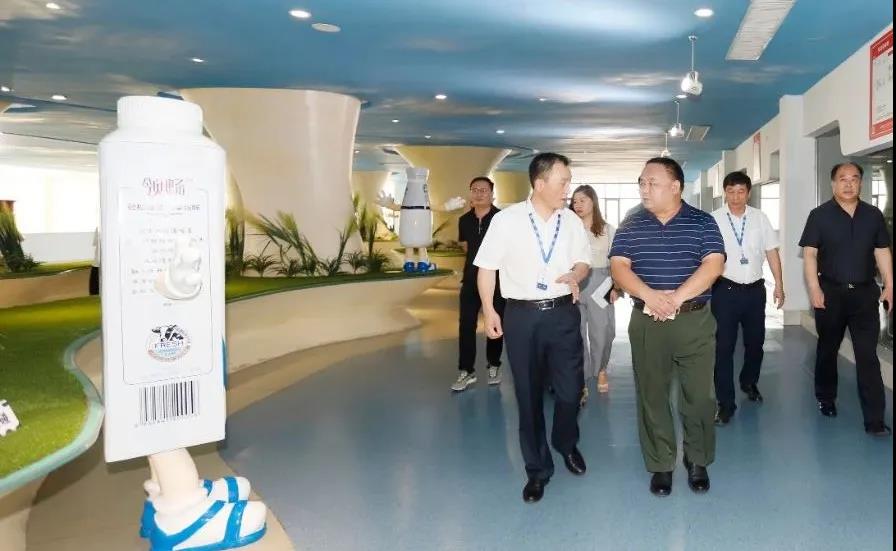 快讯 | 河南省人民政府食品安全委员会办公室第三批食品安全示范区验收组领导莅临米兰(中国)乳业集团验收食品安全示范区建设情况 快讯 | 河南省人民政府食品安全委员会办公室第三批食品安全示范区验收组领导莅临米兰(中国)乳业集团验收食品安全示范区建设情况