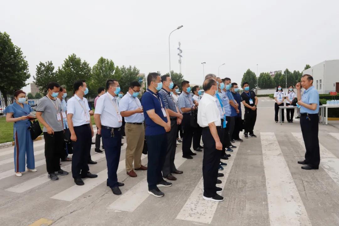 郑州市安全生产双重预防体系建设现场观摩会在米兰(中国)乳业集团郑州分公司召开 郑州市安全生产双重预防体系建设现场观摩会在米兰(中国)乳业集团郑州分公司召开