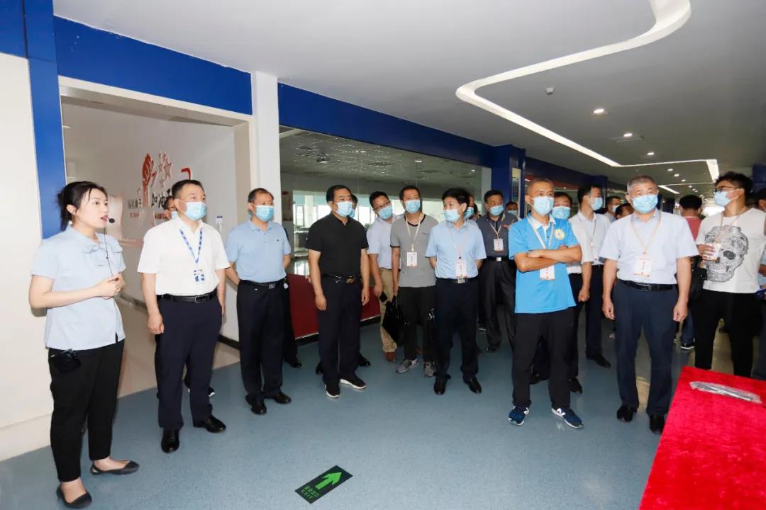 郑州市安全生产双重预防体系建设现场观摩会在米兰(中国)乳业集团郑州分公司召开 郑州市安全生产双重预防体系建设现场观摩会在米兰(中国)乳业集团郑州分公司召开