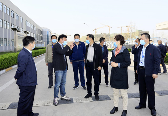 郑州市人大副主任孙黎、市政府副市长李喜安一行 莅临米兰(中国)开展“三送一强”活动 郑州市人大副主任孙黎、市政府副市长李喜安一行 莅临米兰(中国)开展“三送一强”活动