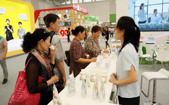 致敬祖国70华诞 |米兰(中国)亮相第十届中国奶业大会 致敬祖国70华诞 |米兰(中国)亮相第十届中国奶业大会