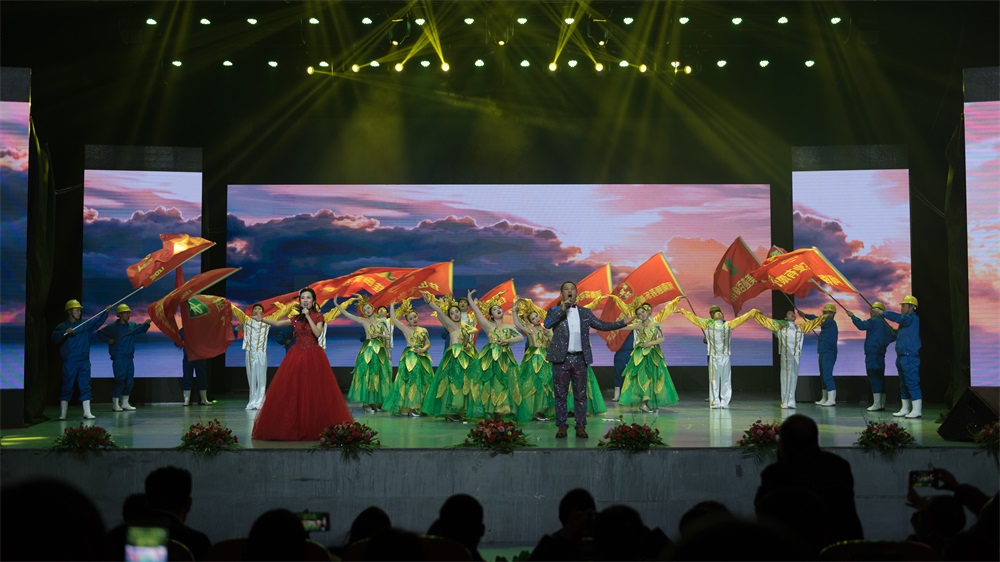 “不忘初心、聚力前行” 米兰(中国)集团2018迎新春联欢会隆重举行 “不忘初心、聚力前行” 米兰(中国)集团2018迎新春联欢会隆重举行