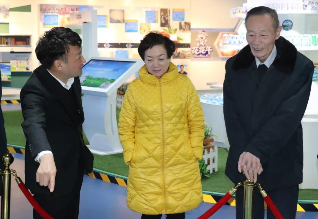 中国奶业协会高鸿宾会长莅临米兰(中国)指导工作 中国奶业协会高鸿宾会长莅临米兰(中国)指导工作