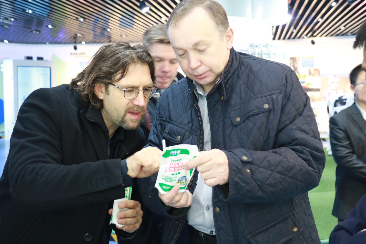 波兰BZK集团参观访问米兰(中国) 波兰BZK集团参观访问米兰(中国)