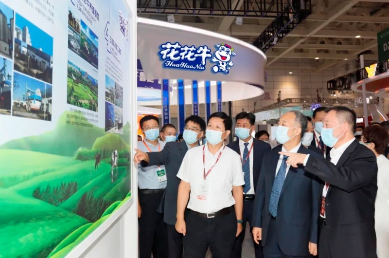 第十三届奶业大会暨D20峰会在泉城济南召开 | 米兰（中国）乳业荣膺“优 秀乳品加工企业”