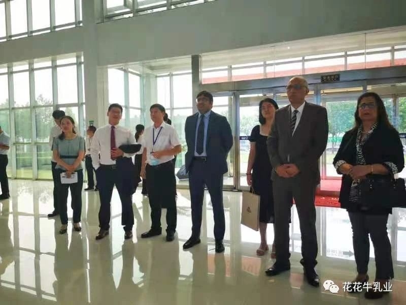 巴基斯坦驻华大使莫因·哈克 莅临米兰（中国）乳业集团参观访问