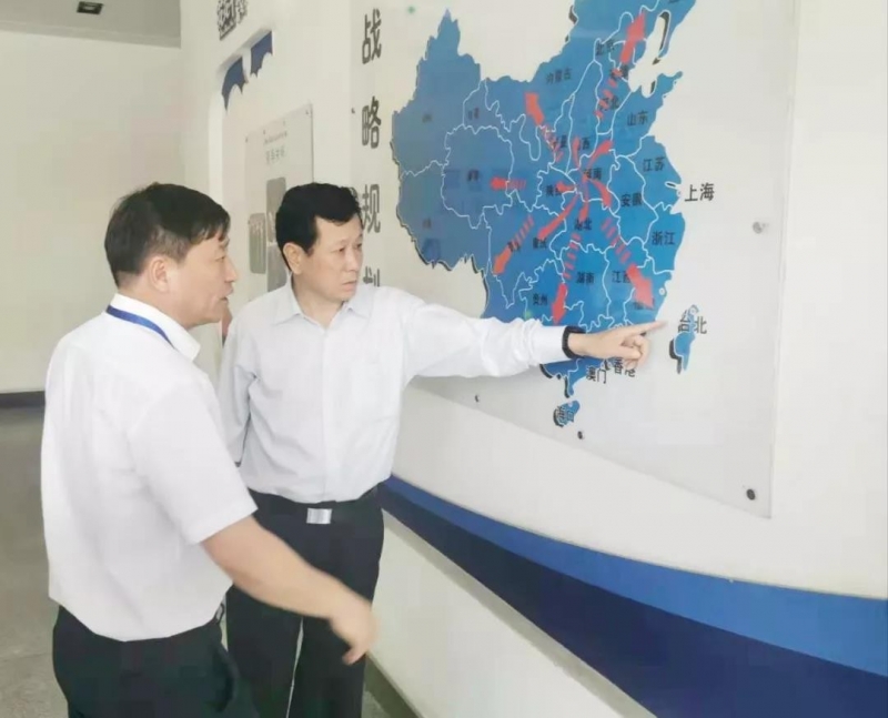 郑州航空港区党工委书记张俊峰莅临郑州米兰（中国）乳制品有限公司调研