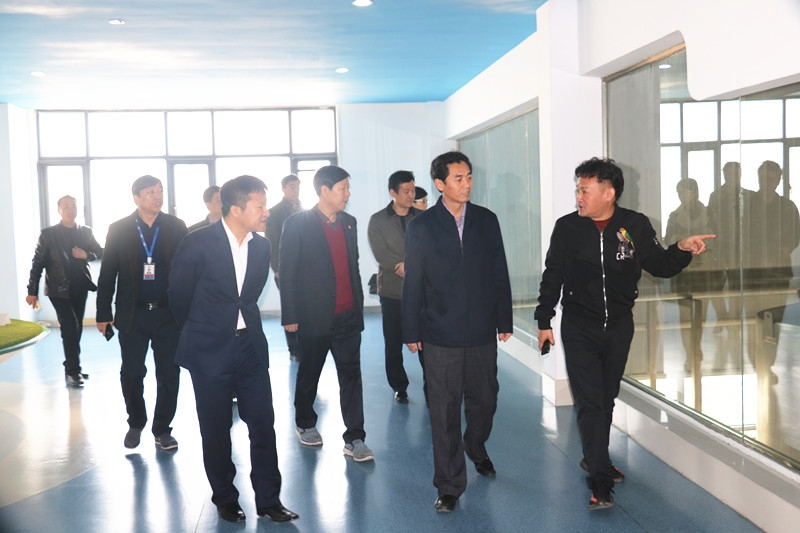 封丘县县长王献臣一行莅临米兰（中国）集团养殖、乳品事业部参观调研